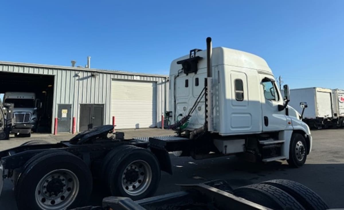 2017 Freightliner/Mercedes CASCADIA 125 674279