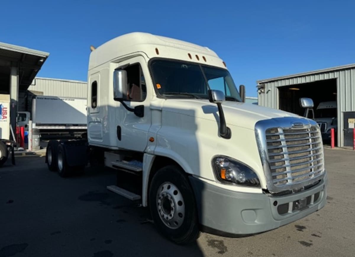 2017 Freightliner/Mercedes CASCADIA 125 674279