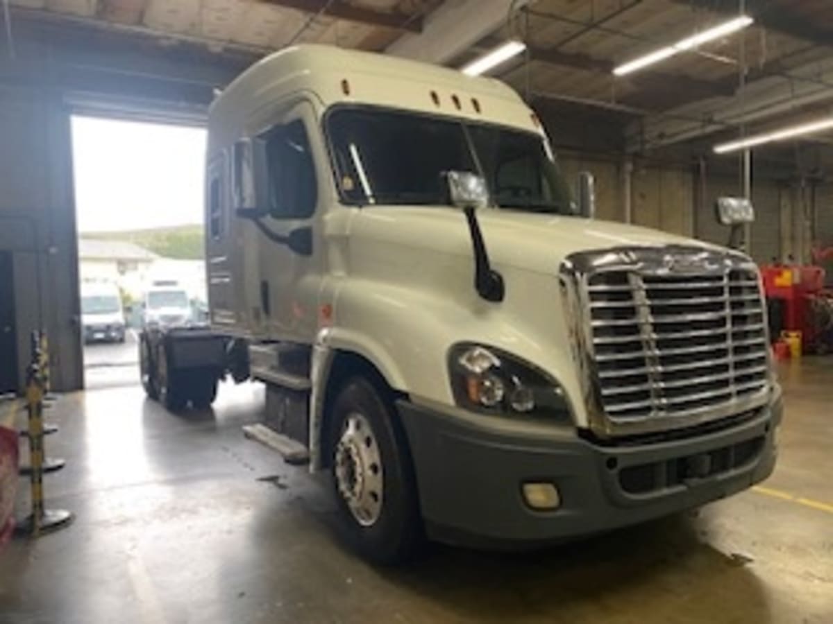 2017 Freightliner/Mercedes CASCADIA 125 674282