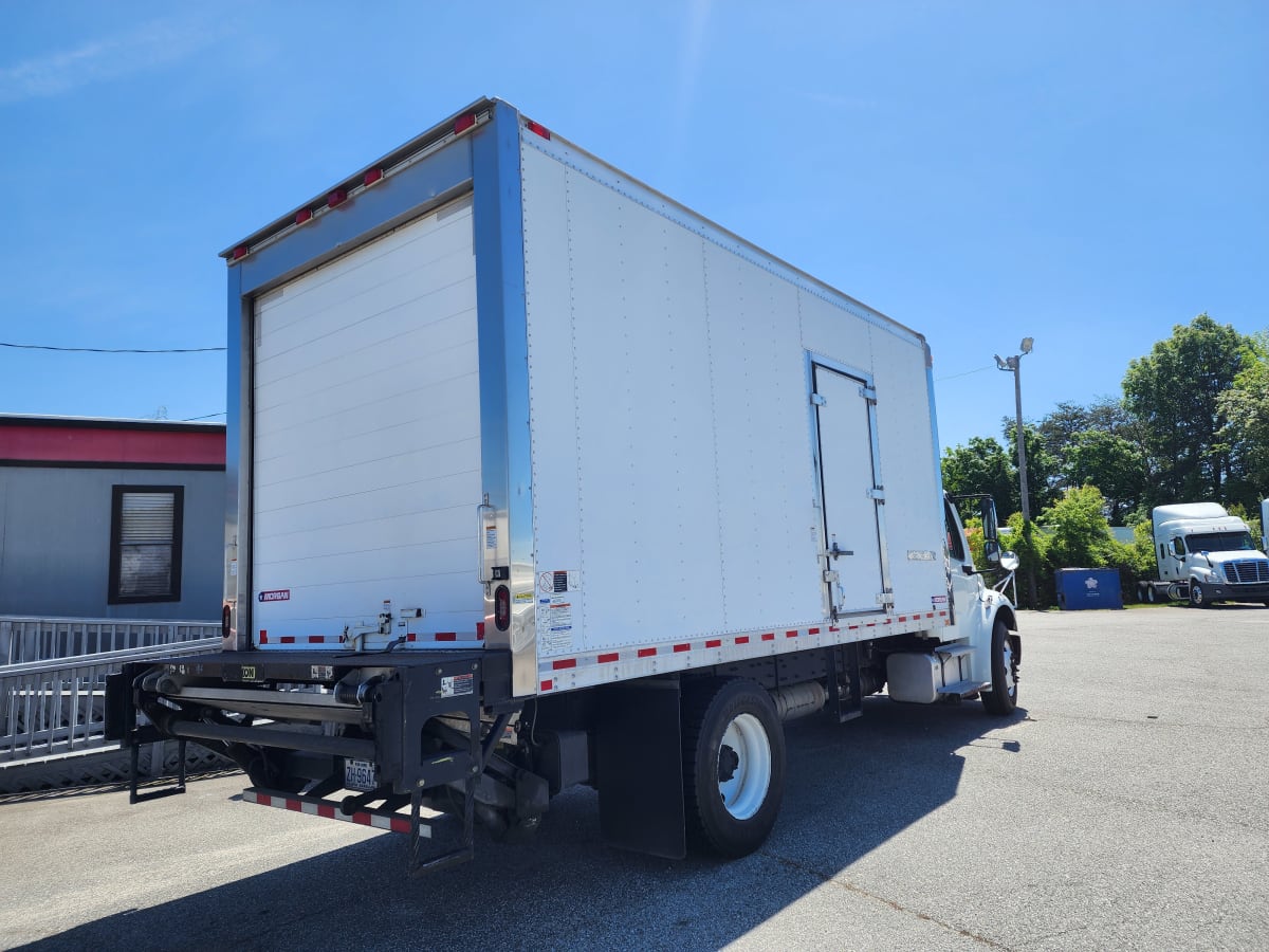 2017 Freightliner/Mercedes M2 106 674348