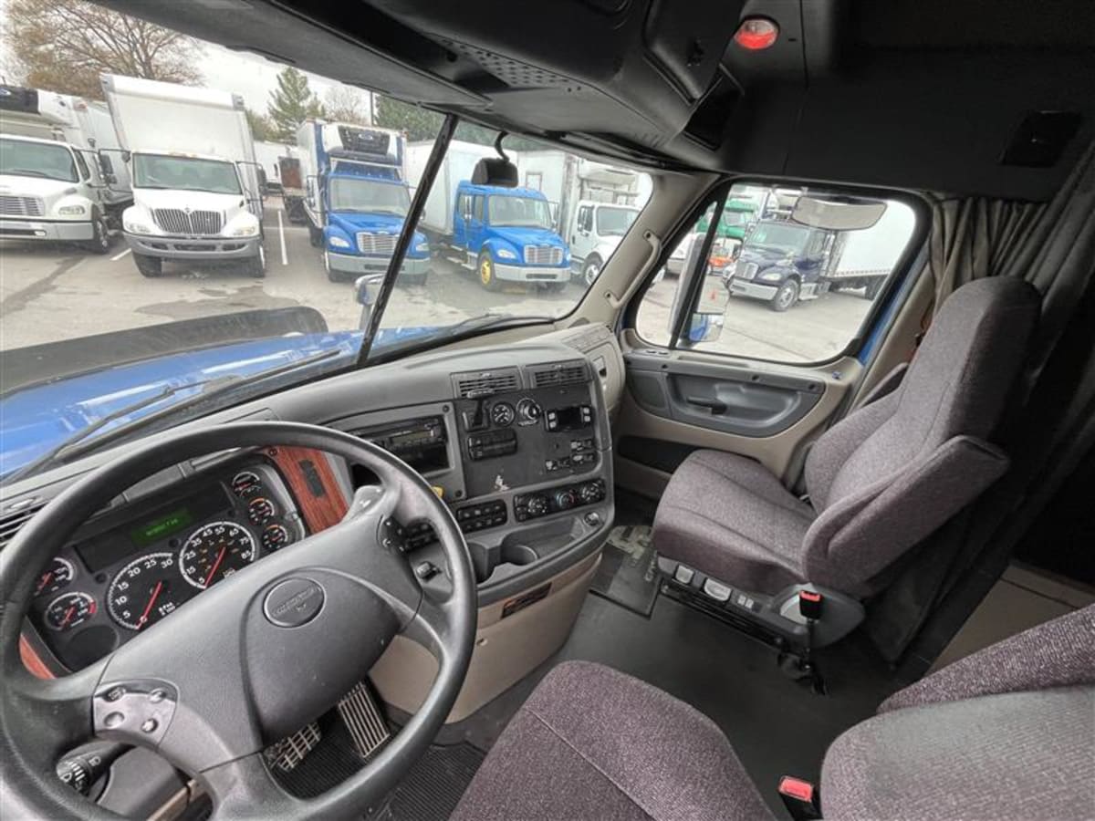 2017 Freightliner/Mercedes CASCADIA 125 674403