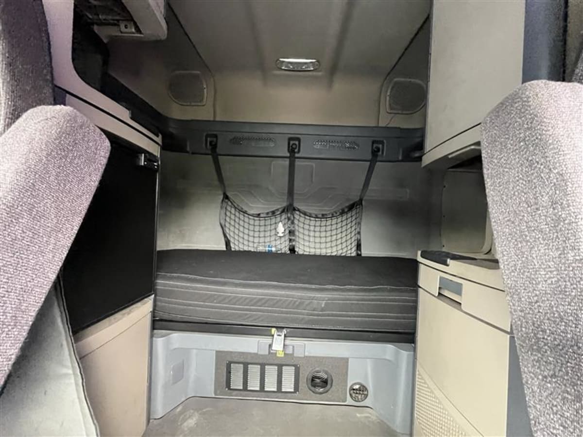 2017 Freightliner CASCADIA 125 674405