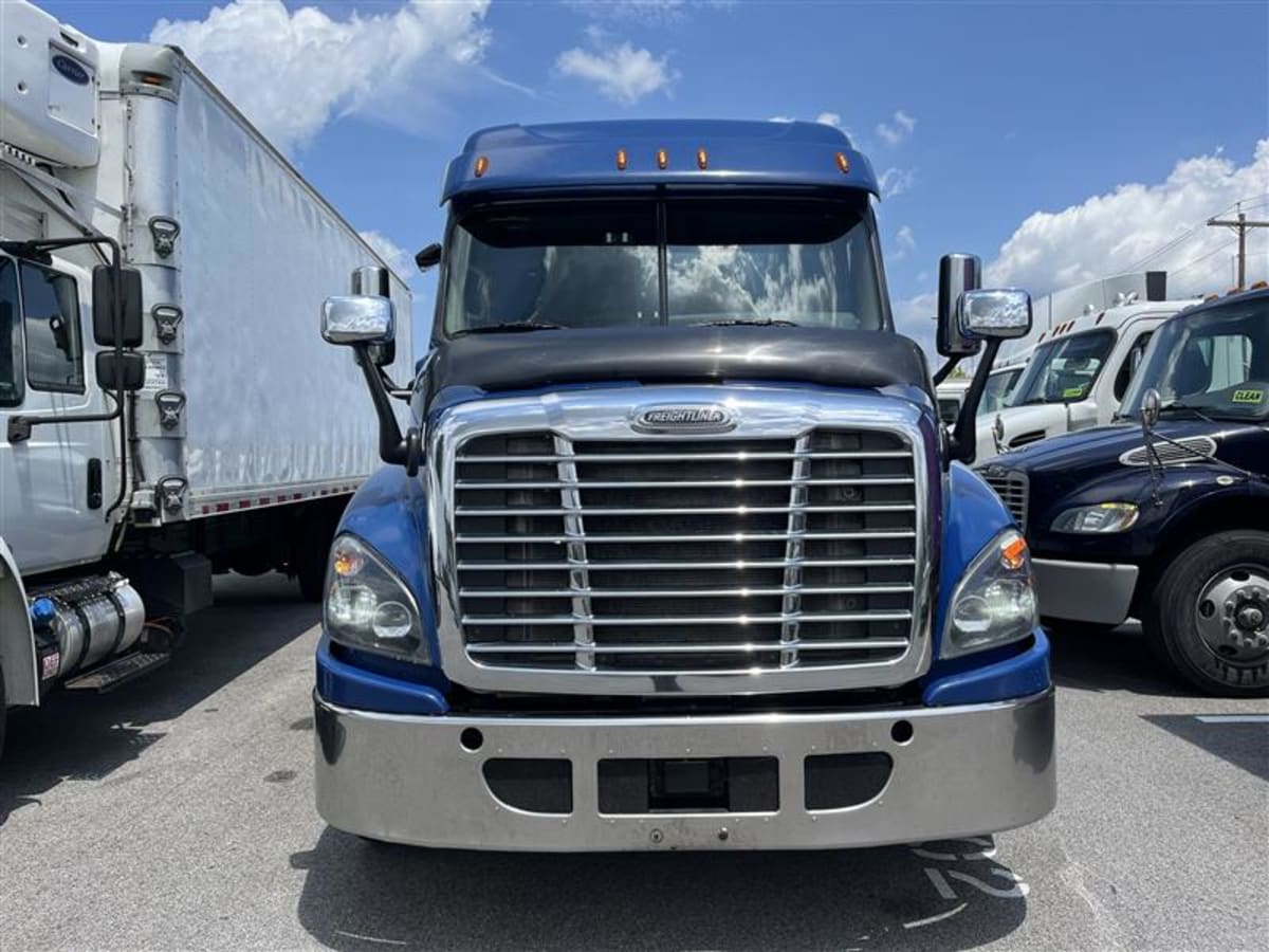 2017 Freightliner CASCADIA 125 674405