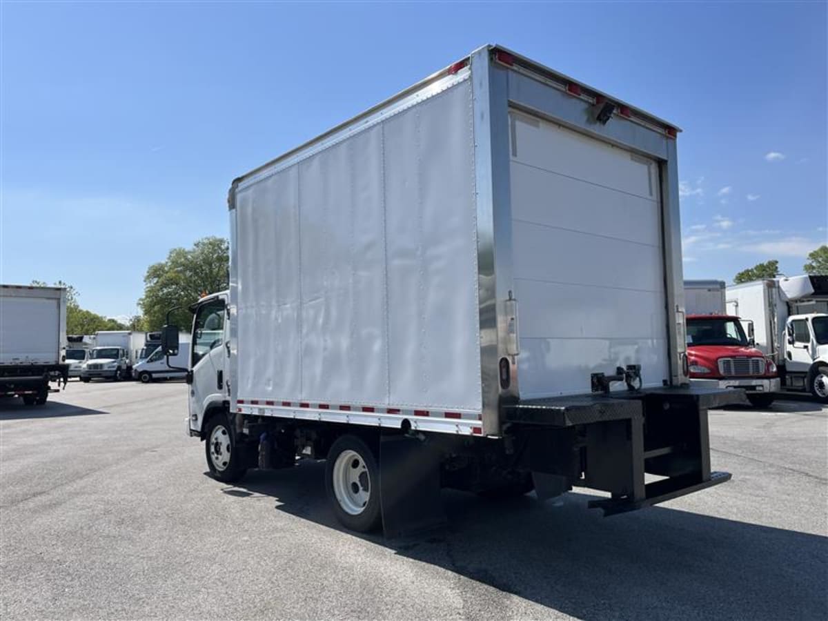 2017 Isuzu NPR 674488