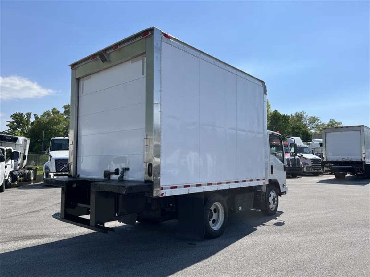 2017 Isuzu NPR 674488