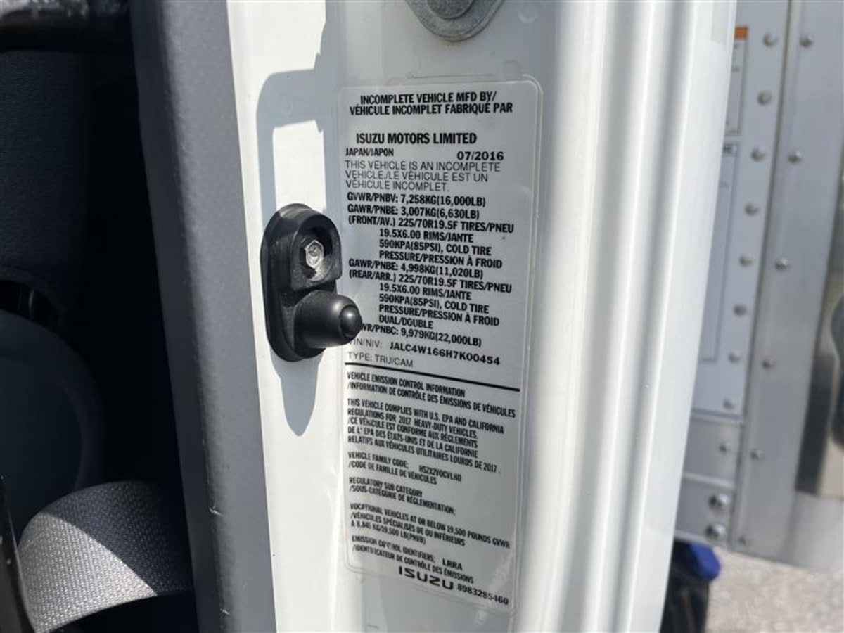 2017 Isuzu NPR 674493