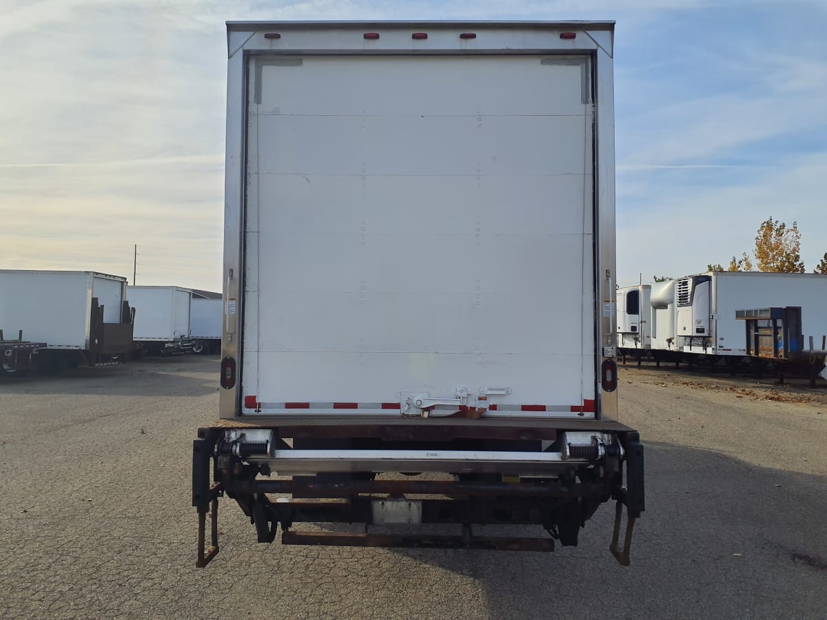 2017 Freightliner/Mercedes M2 106 674596