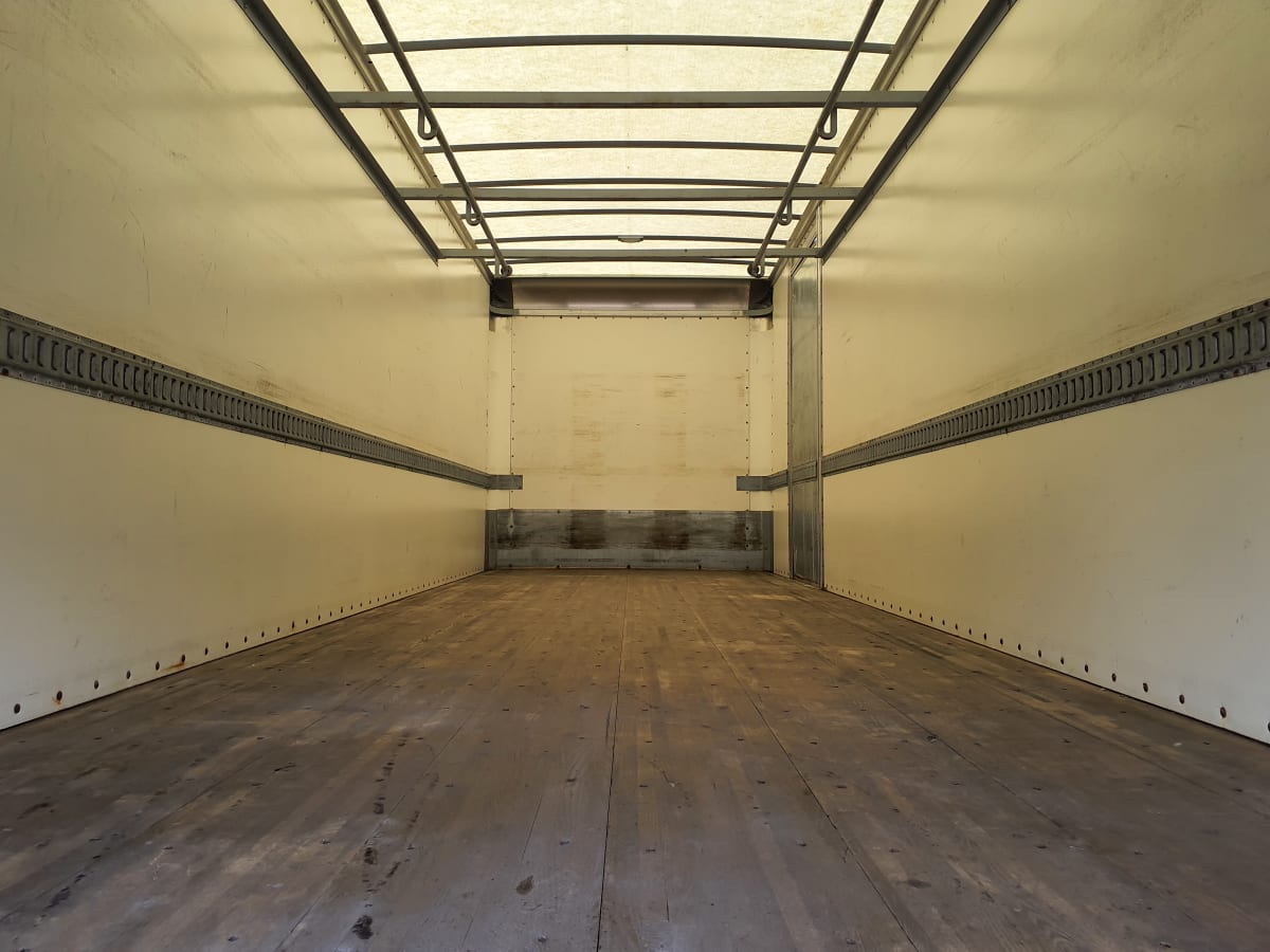2017 Freightliner/Mercedes M2 106 674596
