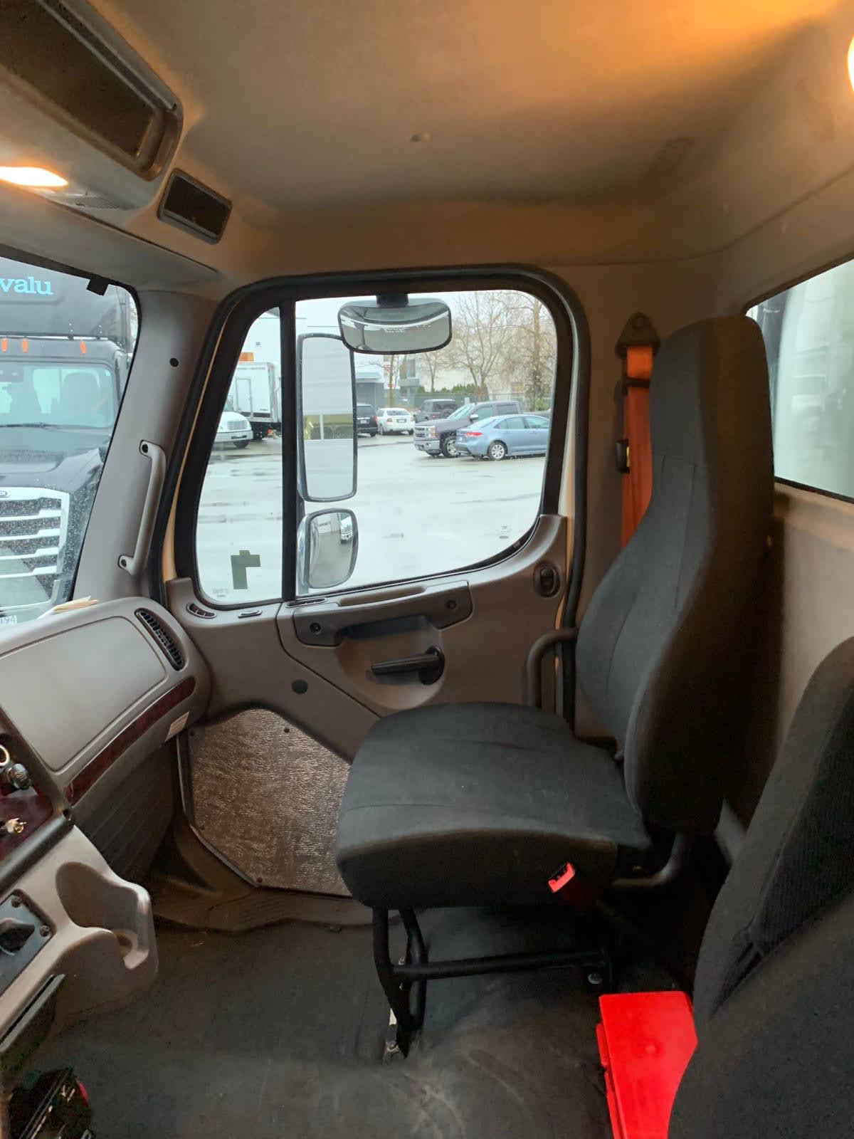 2017 Freightliner/Mercedes M2 106 674617