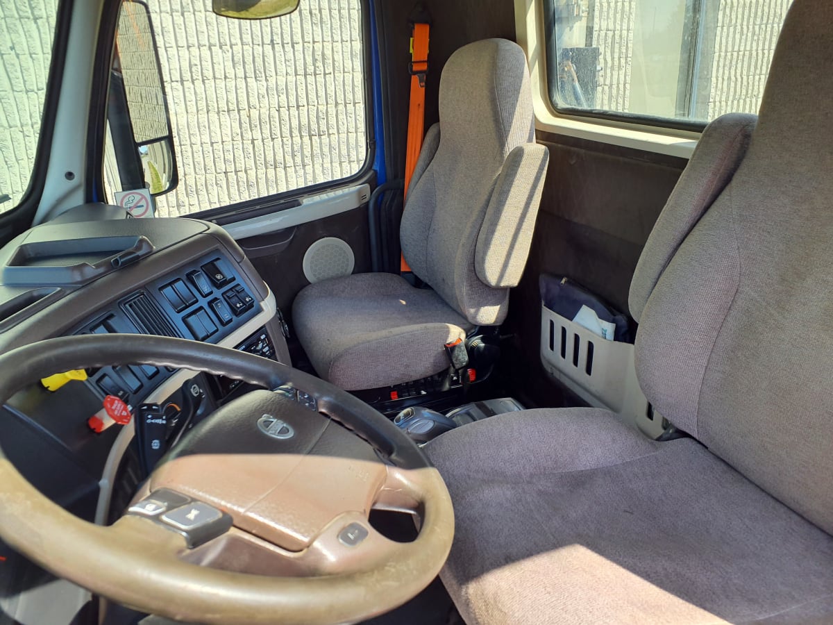 2017 Volvo VNL64TRACTOR 674619