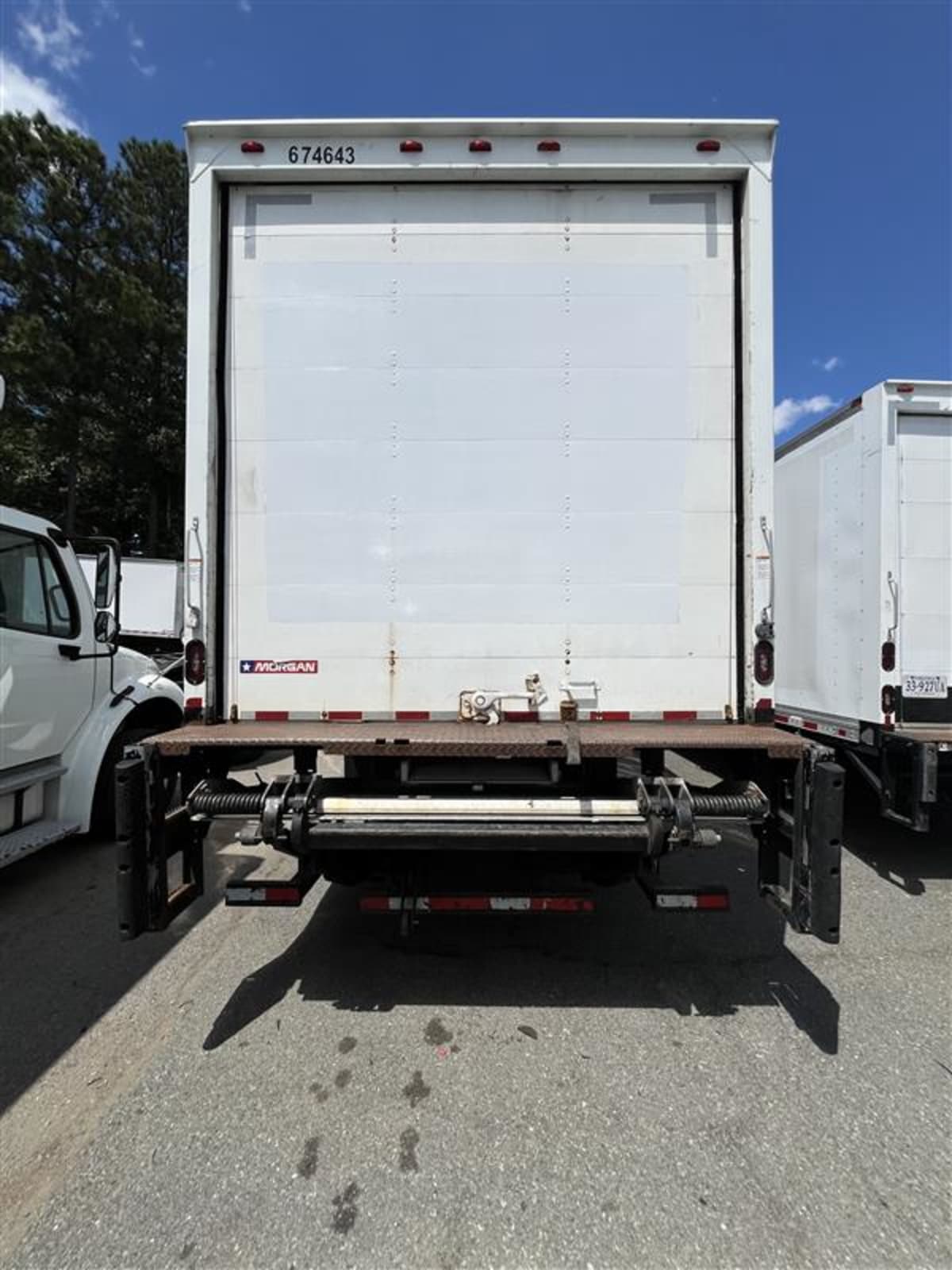 2017 Freightliner M2 106 674643