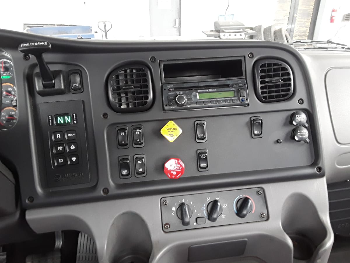 2017 Freightliner/Mercedes M2 106 674662