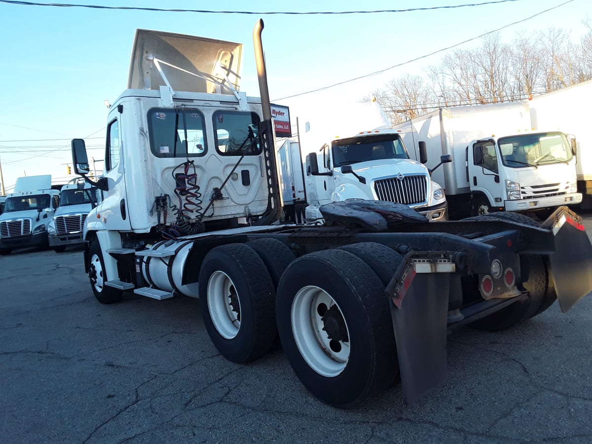 2017 Freightliner/Mercedes CASCADIA 125 674685