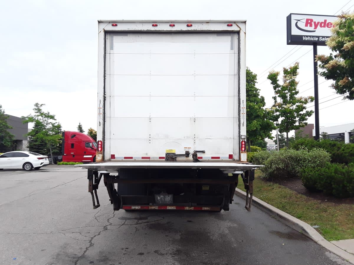 2017 Freightliner M2 106 674754