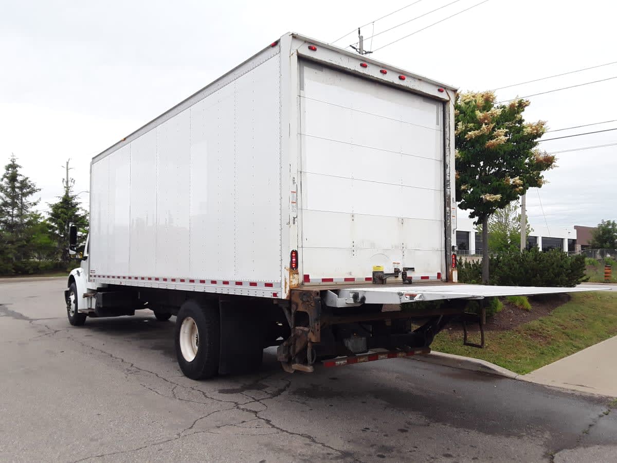 2017 Freightliner M2 106 674754