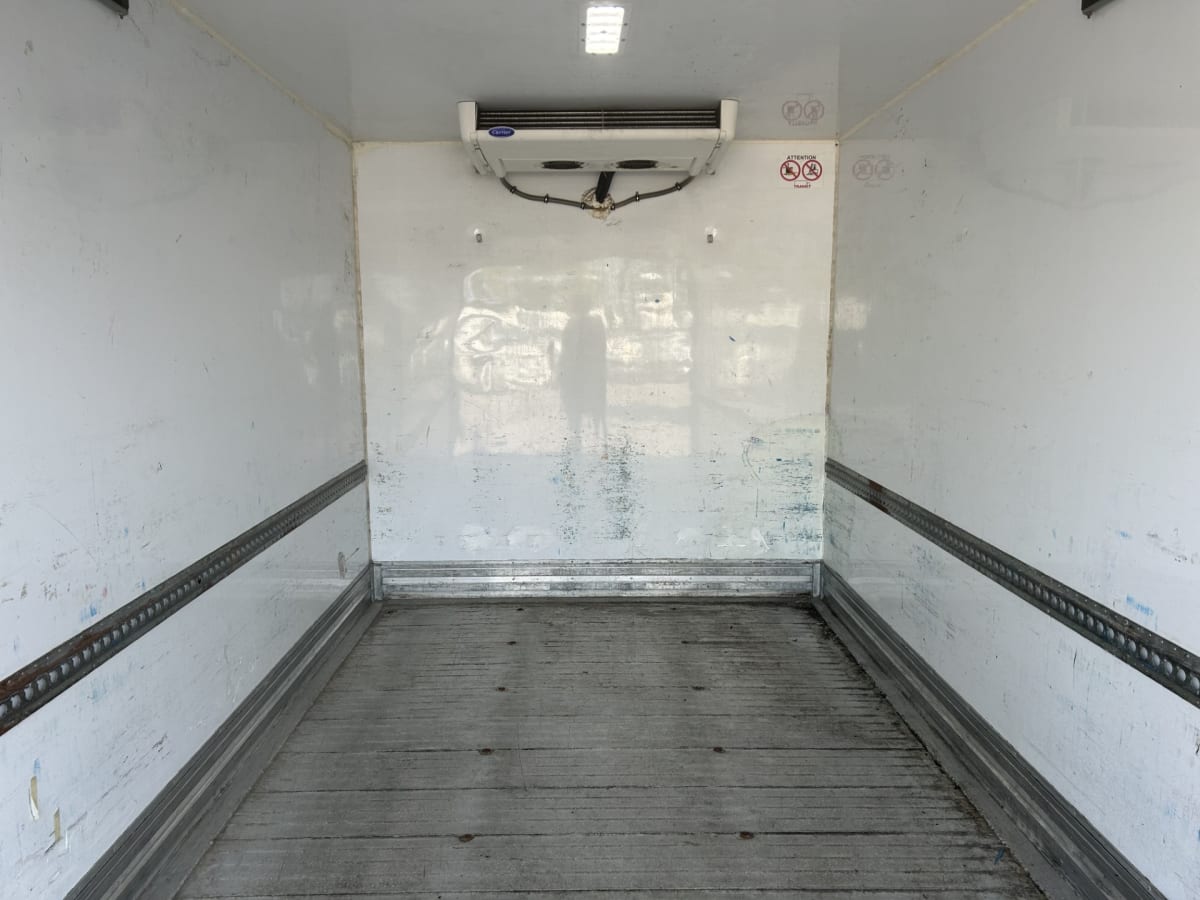 2017 Hino HINO 195 674756