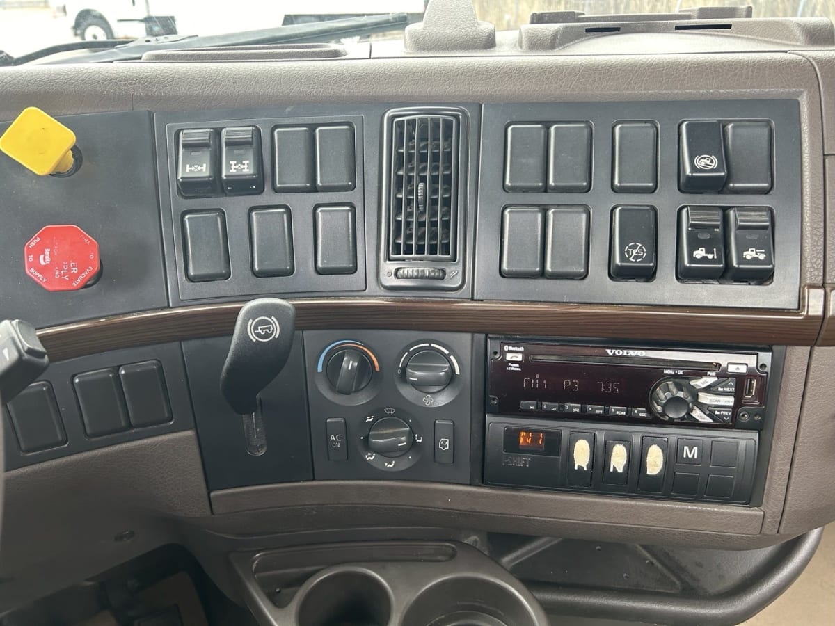 2017 Volvo VNL64TRACTOR 674779