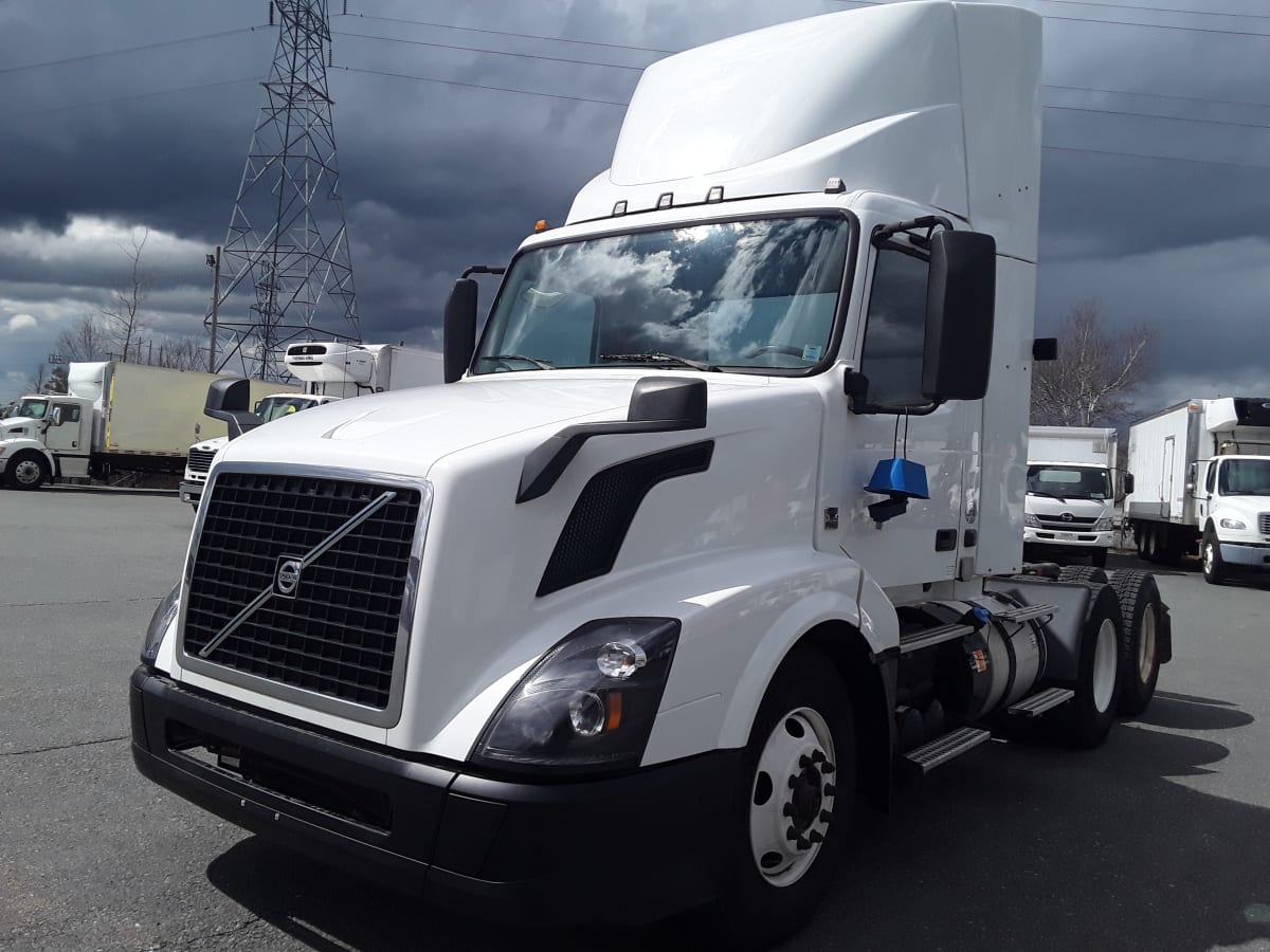 2017 Volvo VNL64TRACTOR 674804