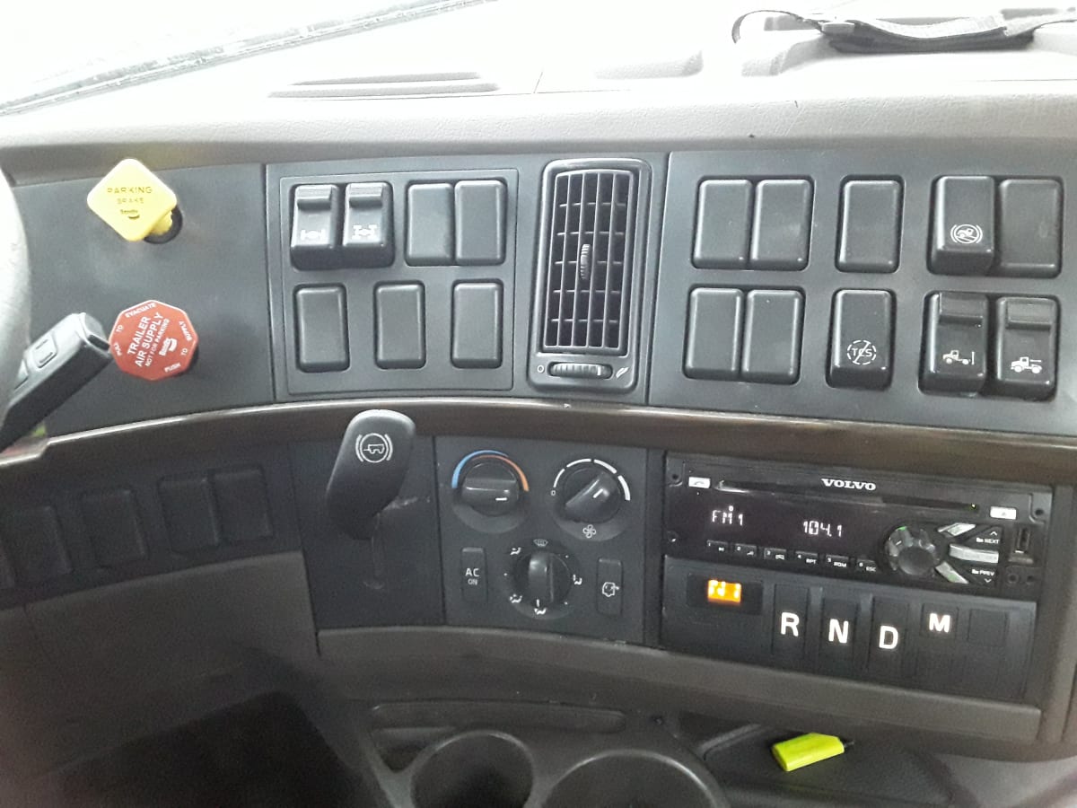 2017 Volvo VNL64TRACTOR 674805