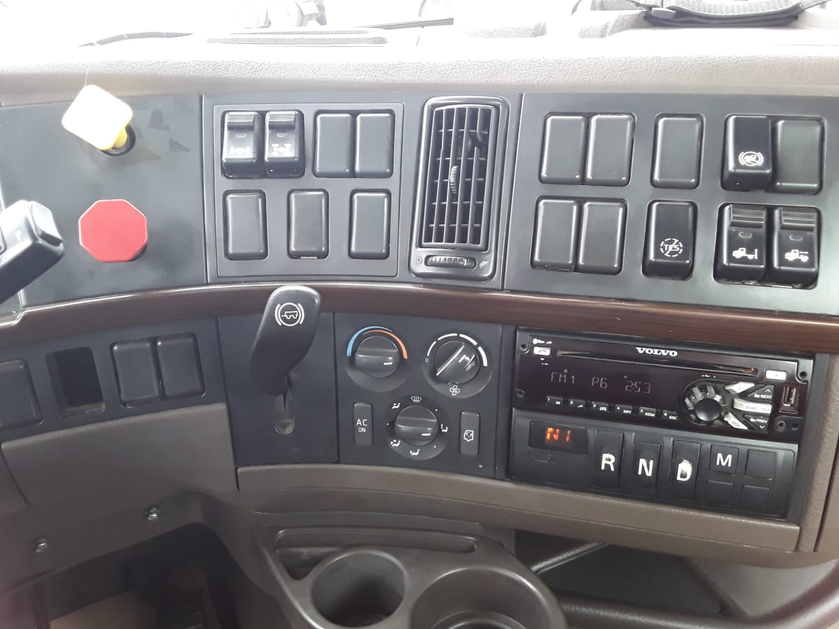 2017 Volvo VNL64TRACTOR 674806