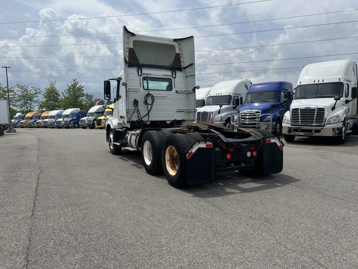 2017 Volvo VNL64TRACTOR 674806