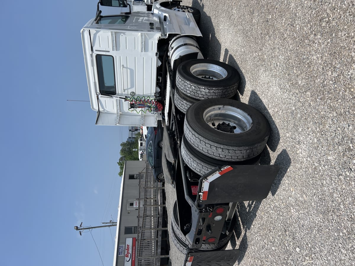 2017 Volvo VNL64TRACTOR 674820