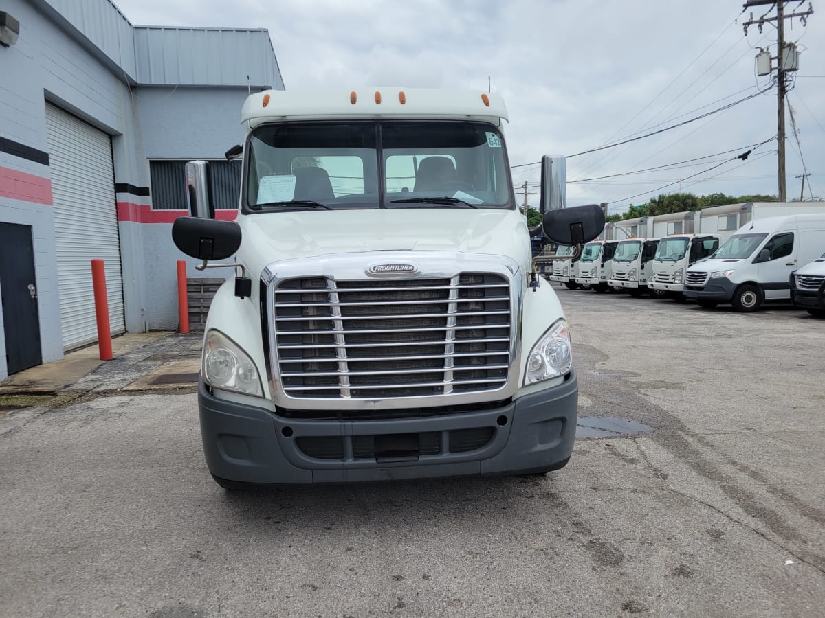 2017 Freightliner/Mercedes CASCADIA 113 674863