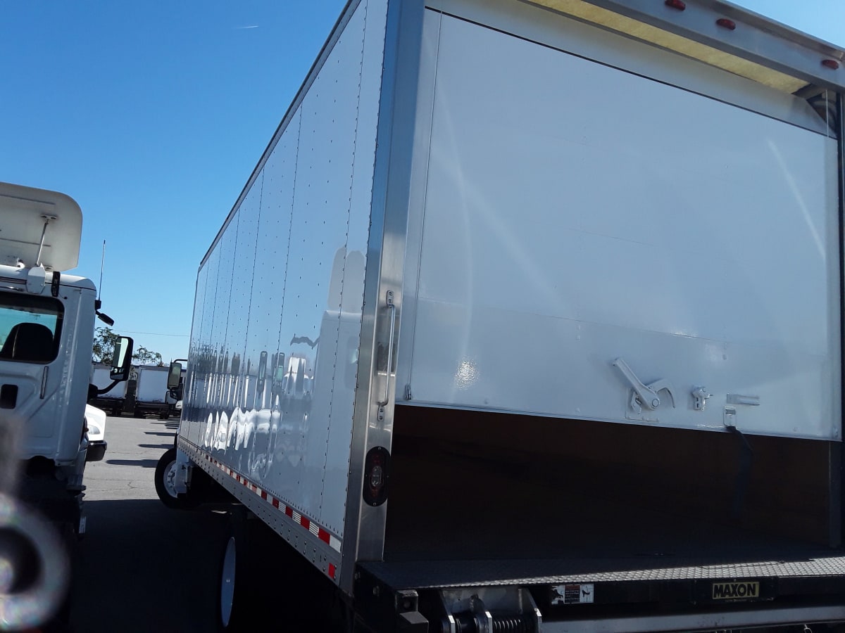 2017 Freightliner/Mercedes M2 106 674868