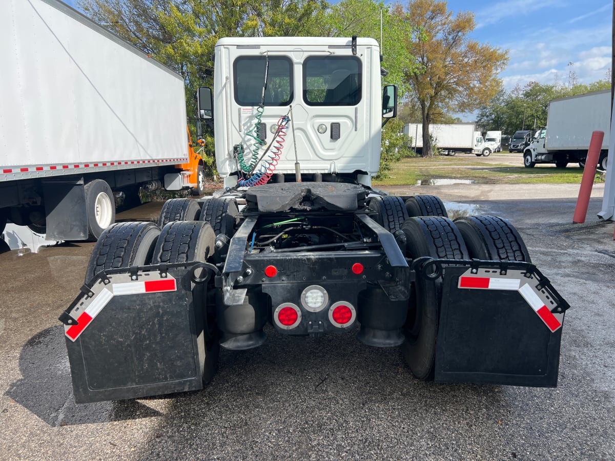 2017 Freightliner/Mercedes CASCADIA 113 674870