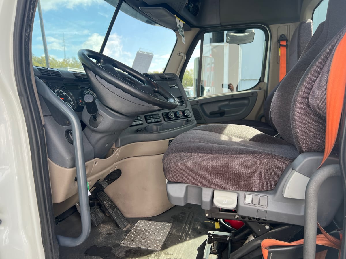 2017 Freightliner/Mercedes CASCADIA 113 674870