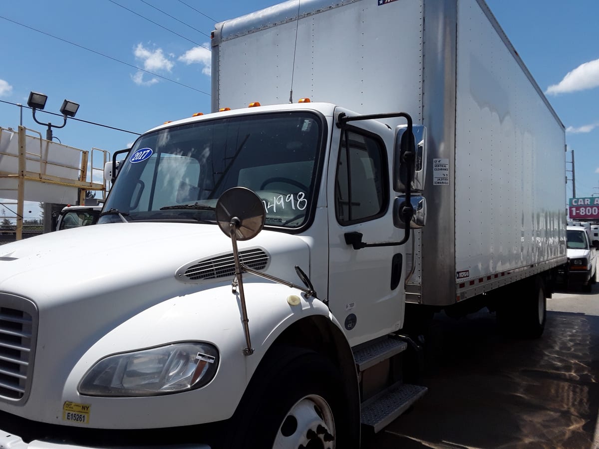 2017 Freightliner/Mercedes M2 106 674998