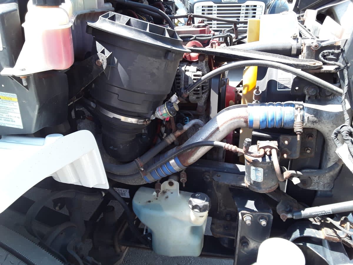 2017 Freightliner M2 106 675016