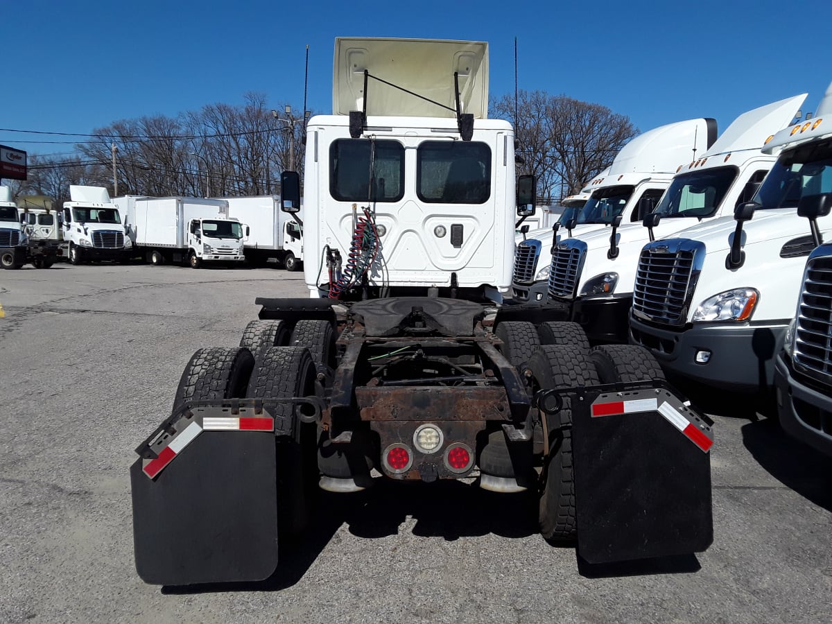 2017 Freightliner/Mercedes CASCADIA 113 675073