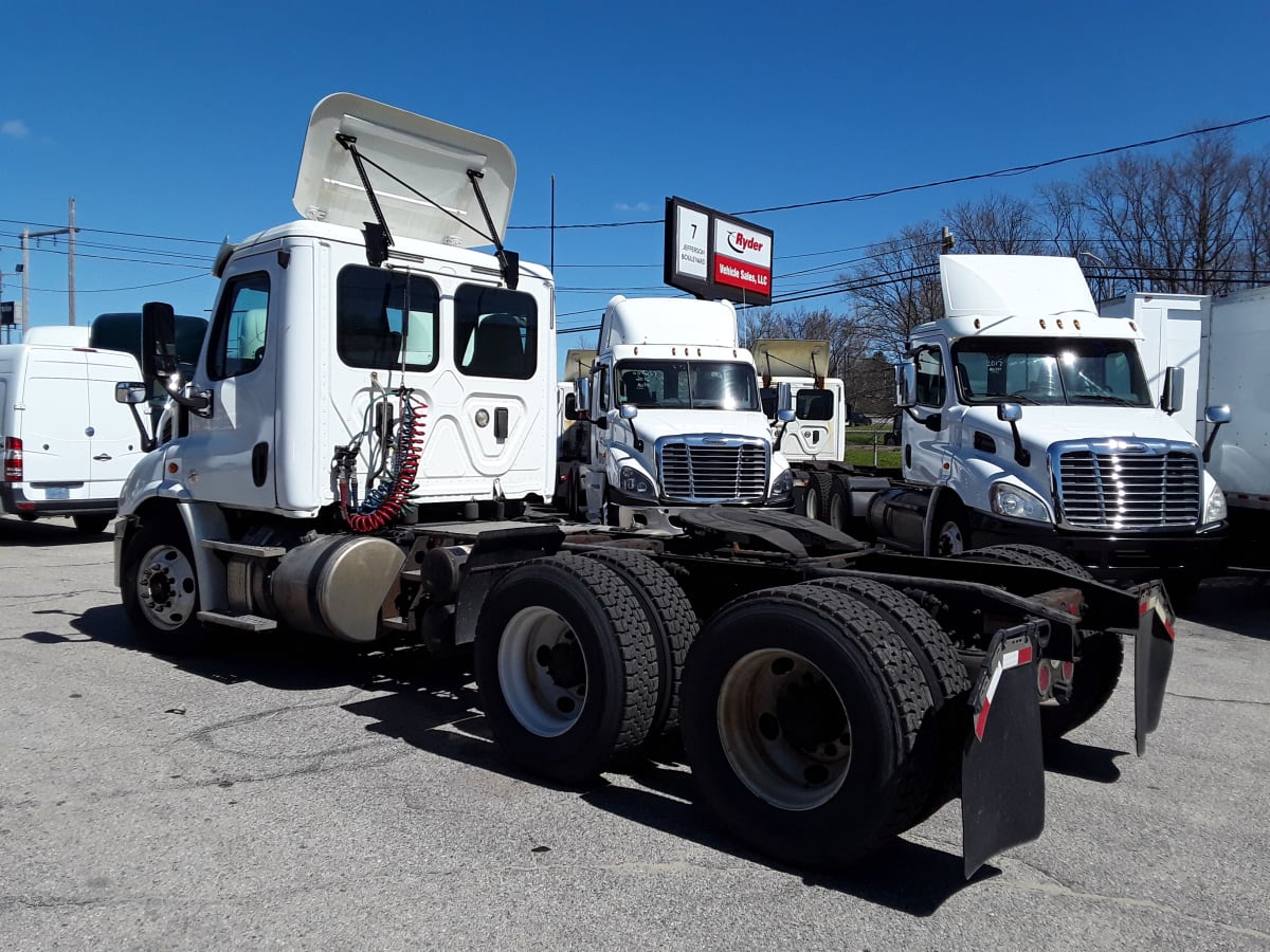 2017 Freightliner/Mercedes CASCADIA 113 675074