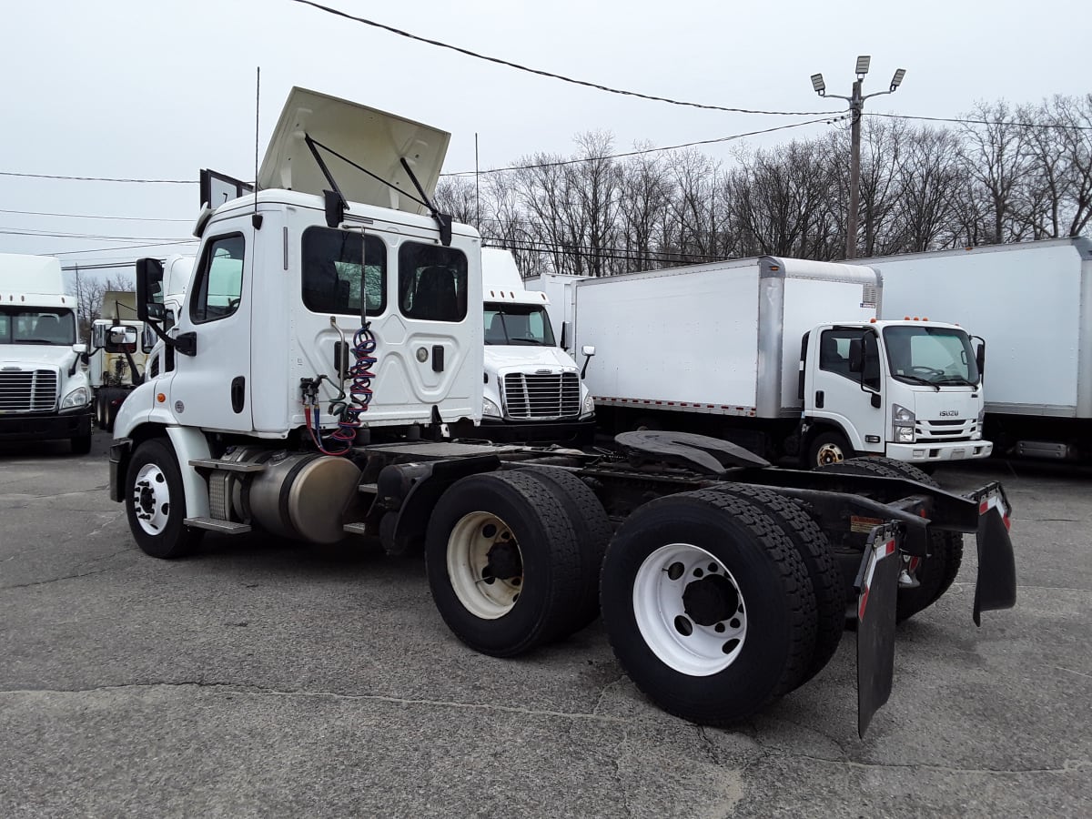 2017 Freightliner/Mercedes CASCADIA 113 675077