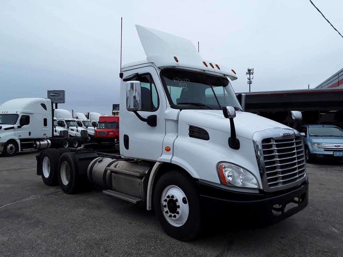 2017 Freightliner/Mercedes CASCADIA 113 675077