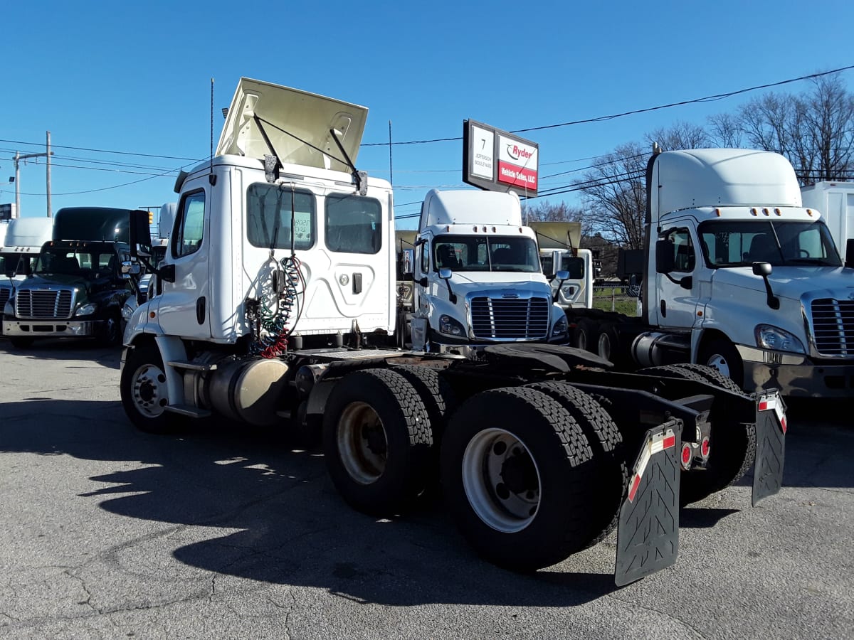 2017 Freightliner/Mercedes CASCADIA 113 675080