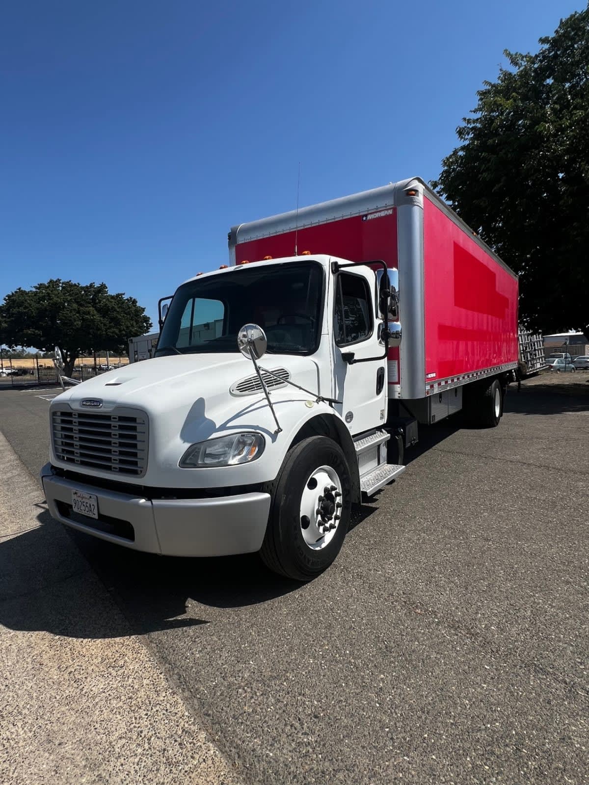 2017 Freightliner M2 106 675083