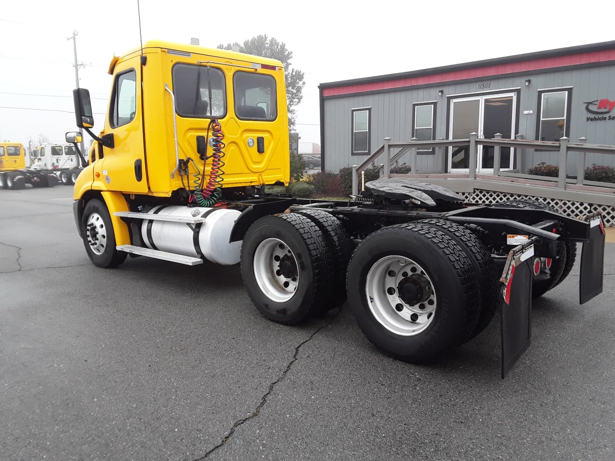 2017 Freightliner/Mercedes CASCADIA 113 675187