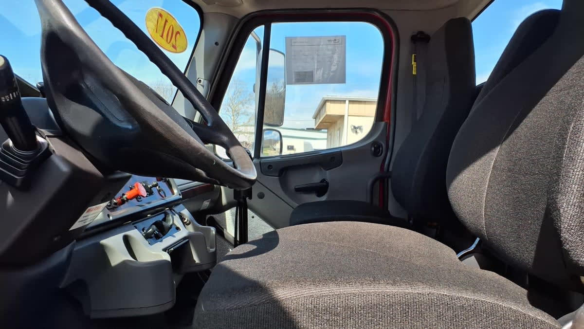 2017 Freightliner/Mercedes M2-112 675196