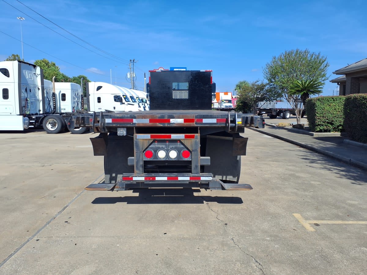 2017 Freightliner M2 106 in Houston, TX — photo 5