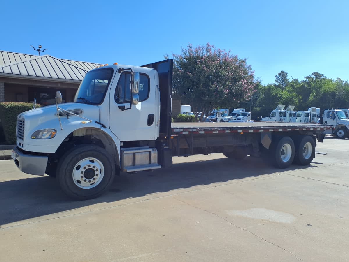 2017 Freightliner M2 106 in Houston, TX