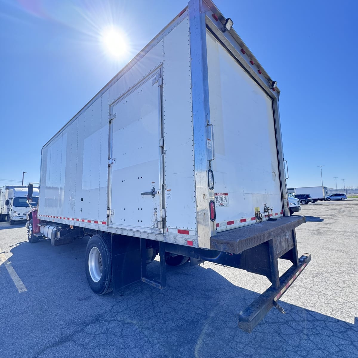 2017 Freightliner/Mercedes M2 106 675215