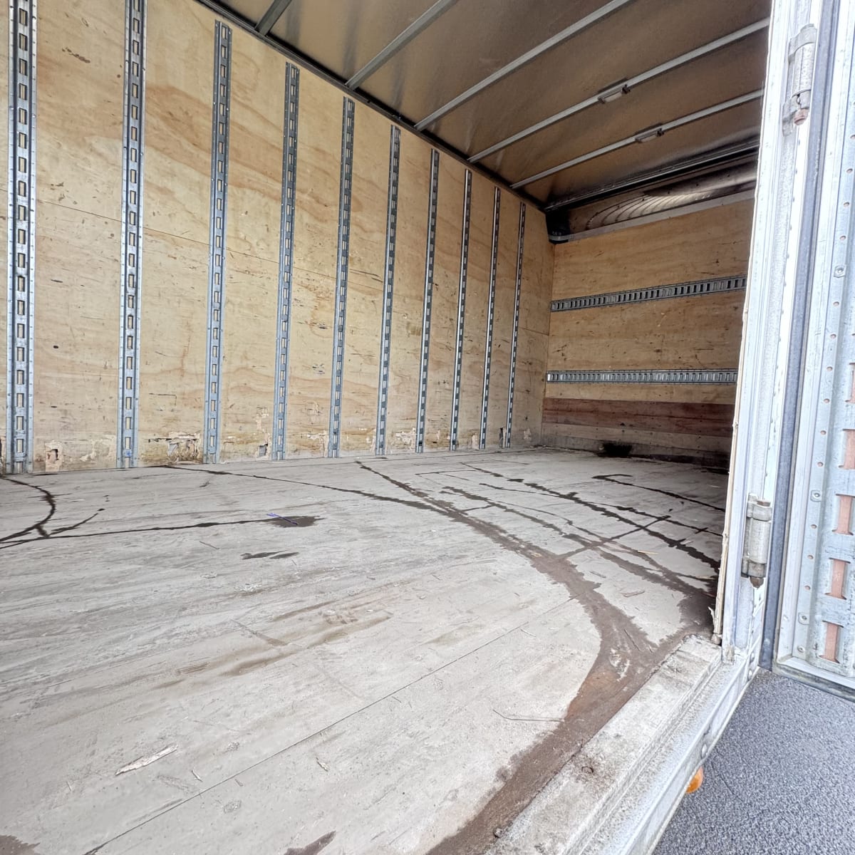 2017 Freightliner/Mercedes M2 106 675216