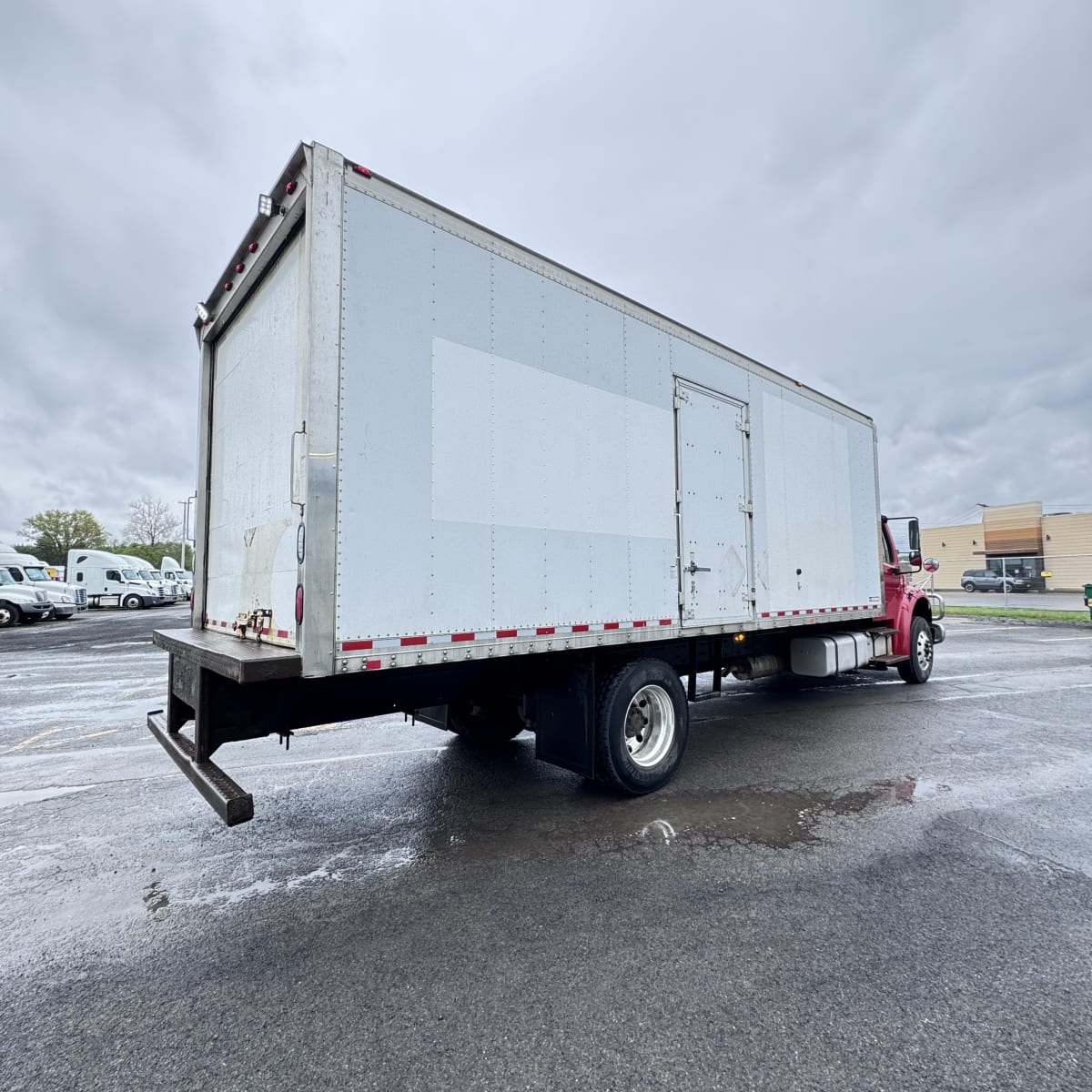 2017 Freightliner/Mercedes M2 106 675216