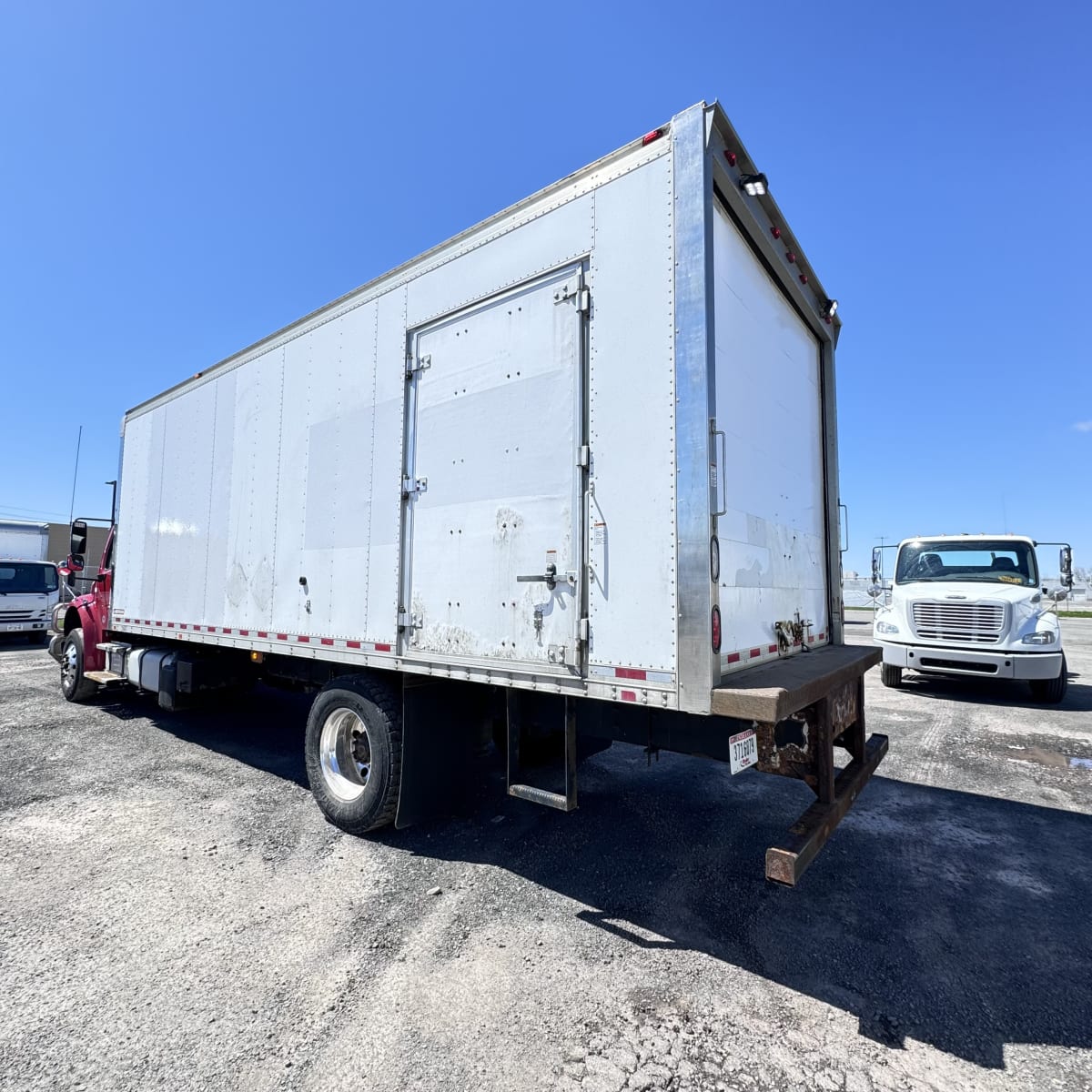 2017 Freightliner/Mercedes M2 106 675217