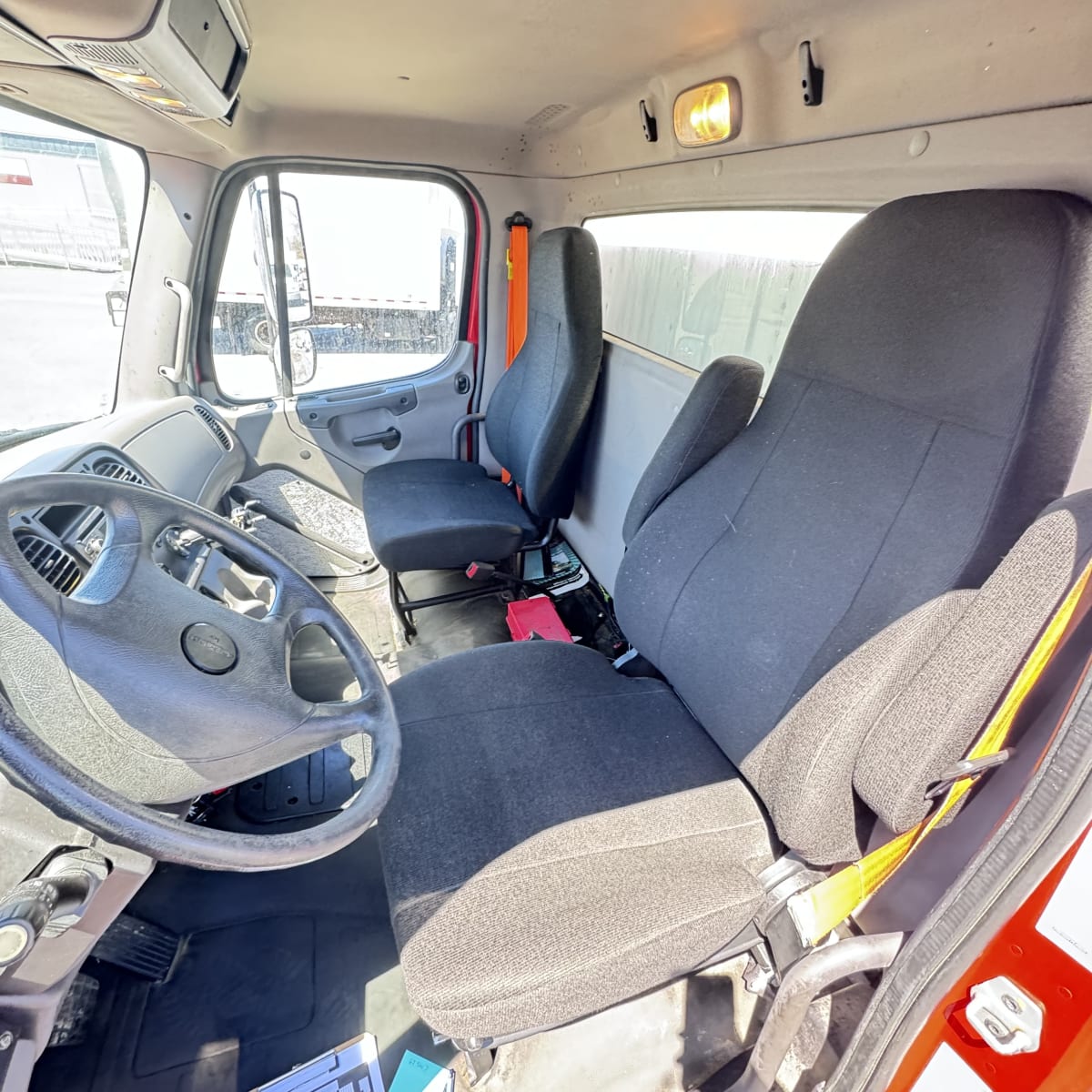 2017 Freightliner/Mercedes M2 106 675217