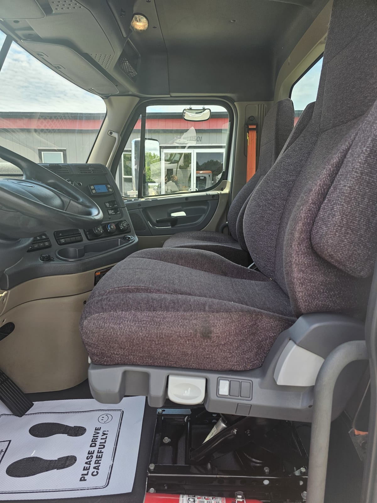 2017 Freightliner/Mercedes CASCADIA 125 675255