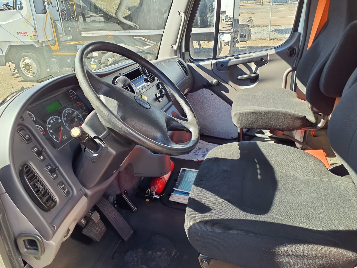 2017 Freightliner/Mercedes M2 106 675344