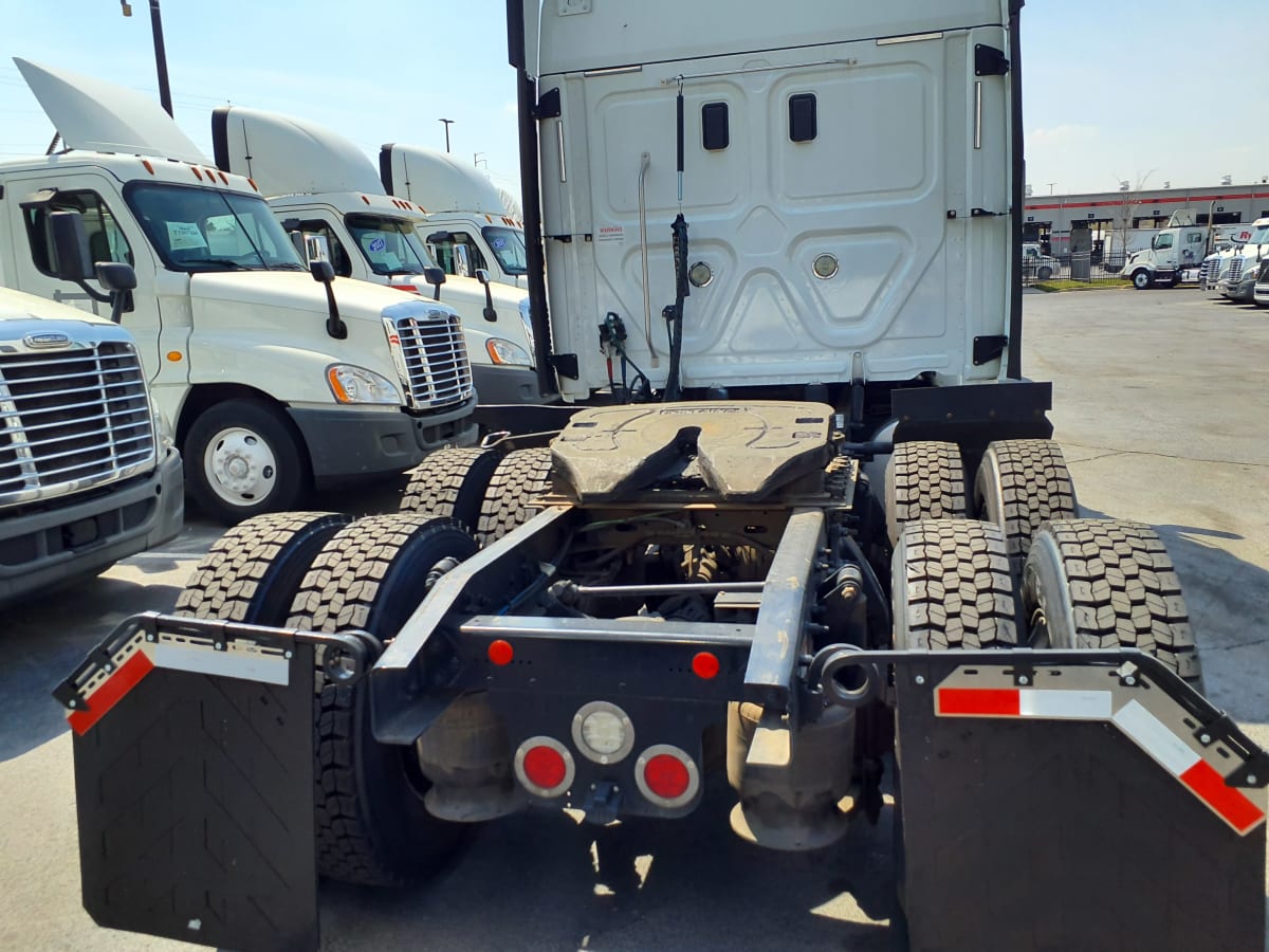 2017 Freightliner/Mercedes CASCADIA 125 675418